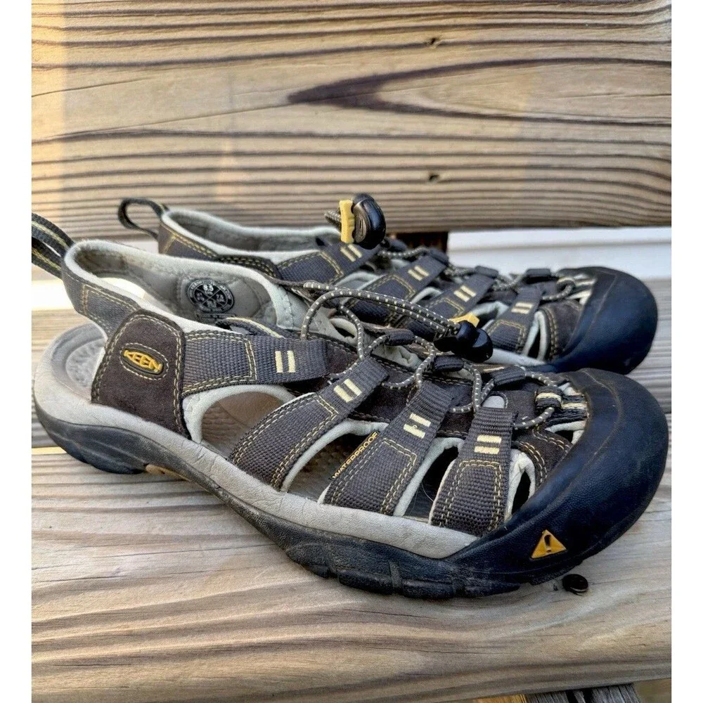 KEEN Newport H2 Men’s Closed Toe Water Hiking Sandals Gray Black Sz 8.5